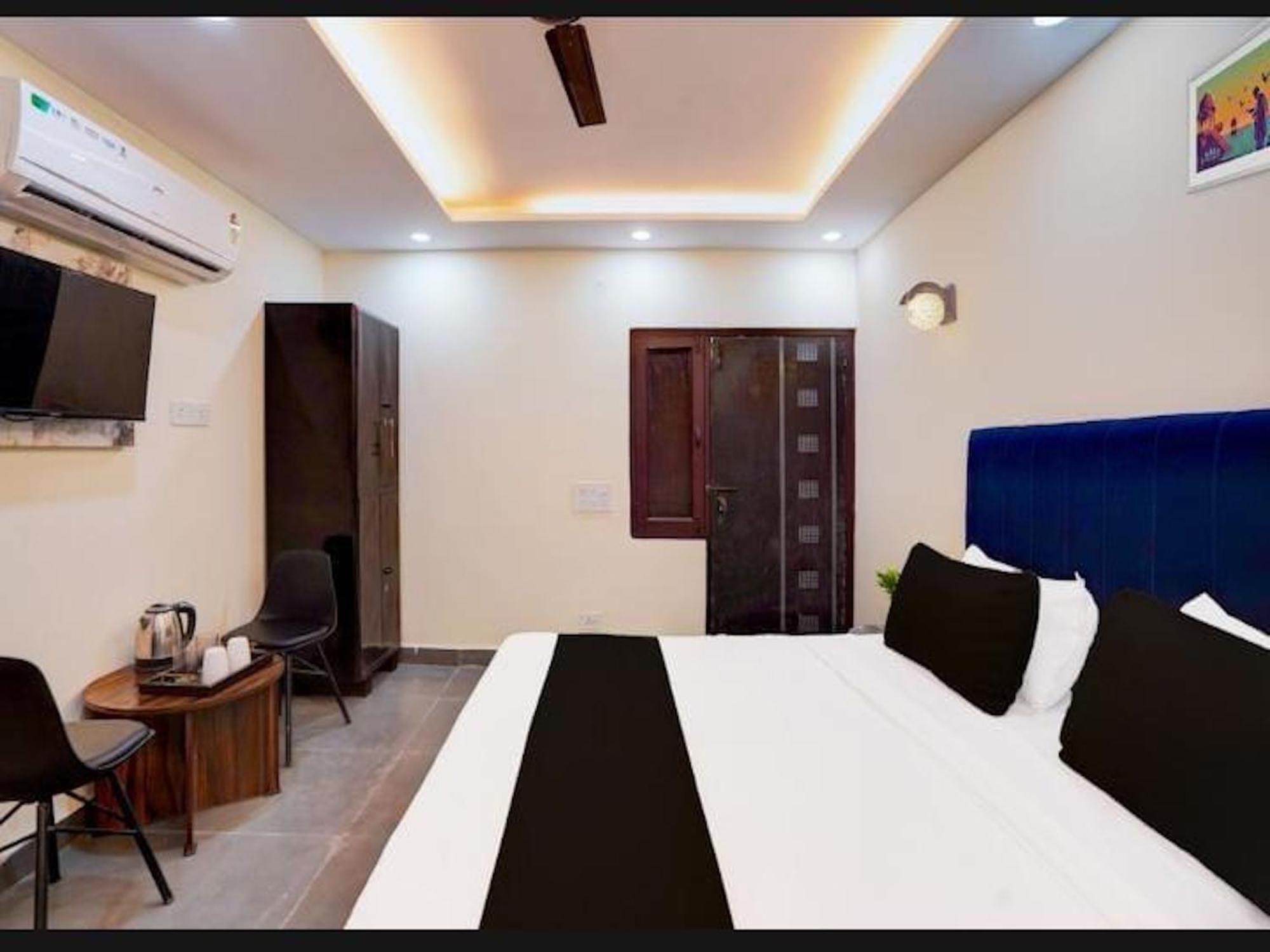 Hotel City Palace New Delhi Exterior photo