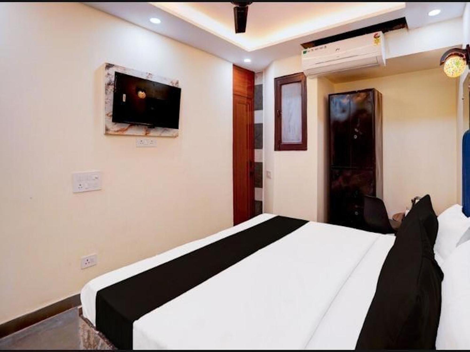 Hotel City Palace New Delhi Exterior photo