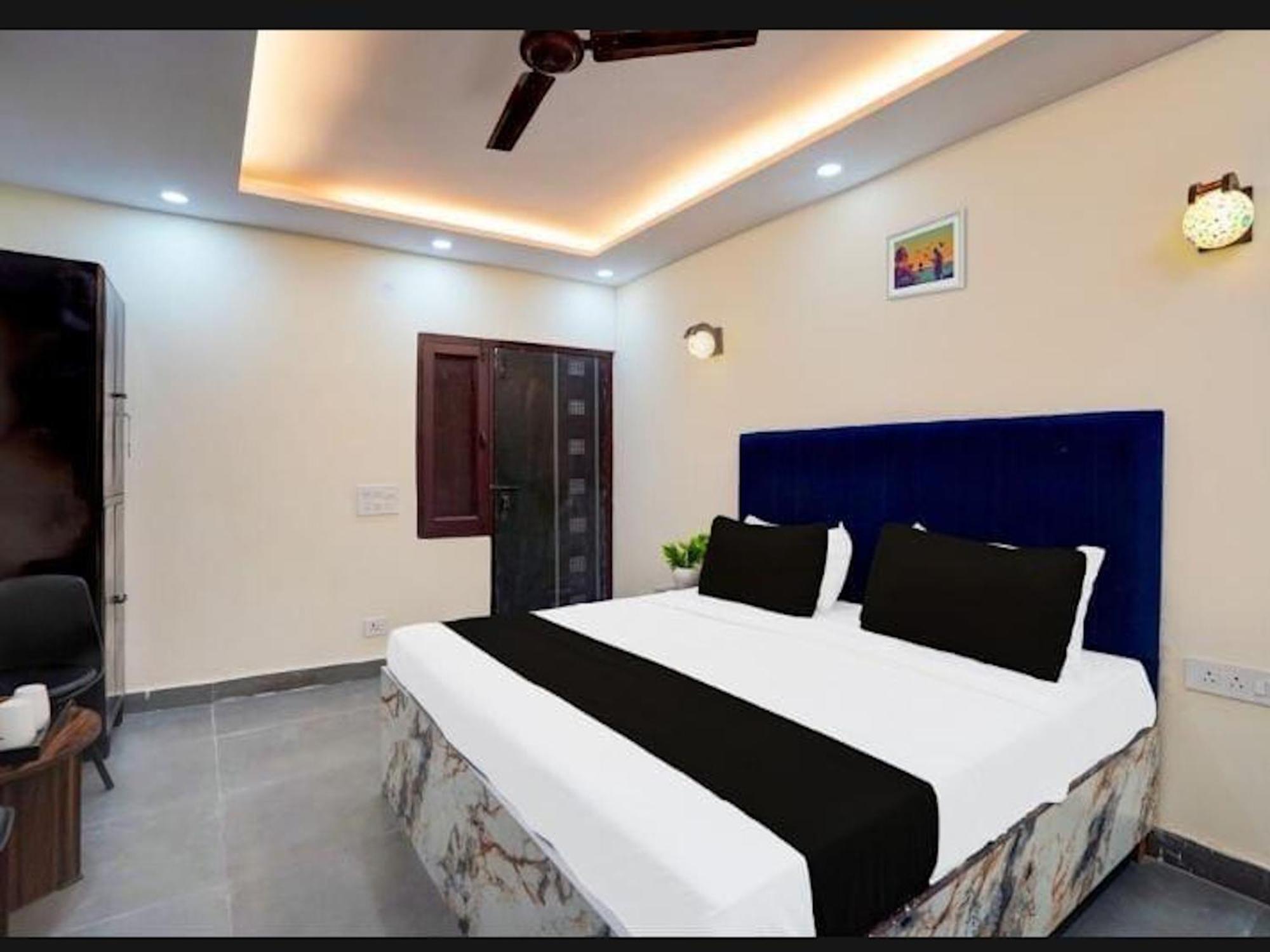 Hotel City Palace New Delhi Exterior photo